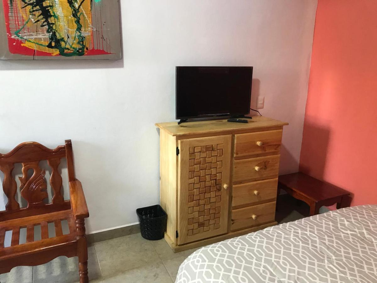 Готель Casa Alebrijes San Agustin de las Juntas Екстер'єр фото